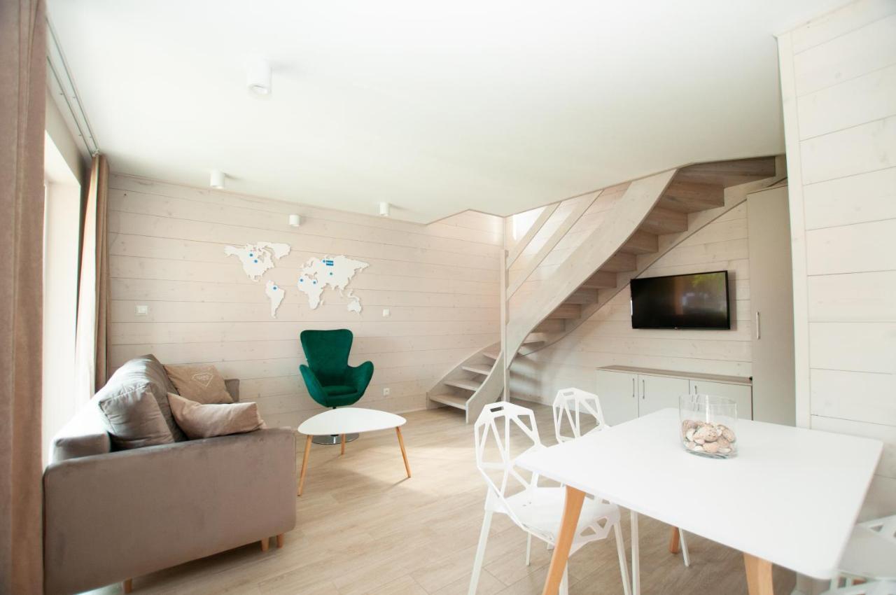 Domki Amber House จวีร์ซีโน ภายนอก รูปภาพ