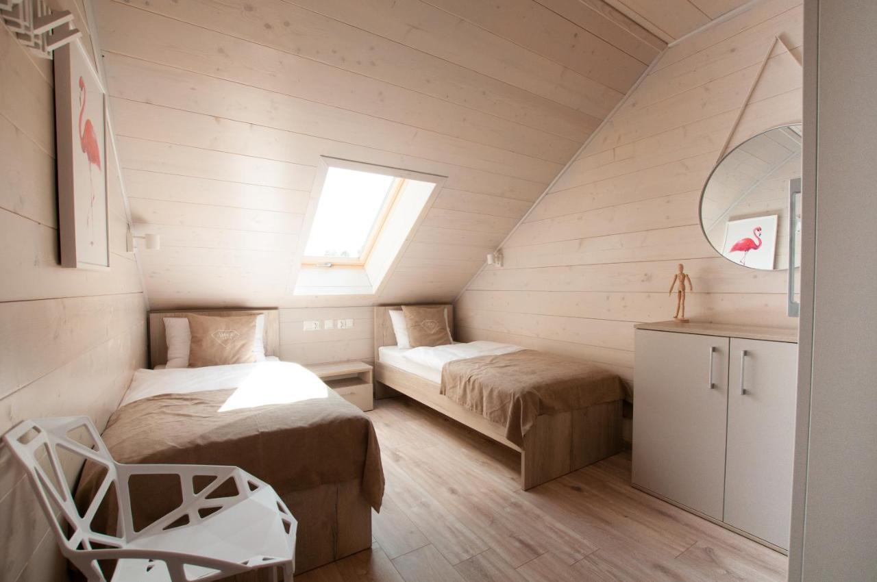 Domki Amber House จวีร์ซีโน ภายนอก รูปภาพ