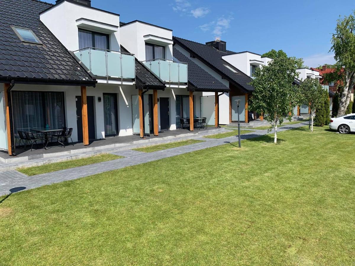 Domki Amber House จวีร์ซีโน ภายนอก รูปภาพ
